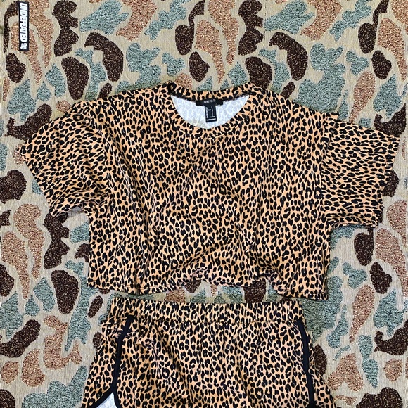 Forever 21 Cheetah Set - Picture 2 of 6